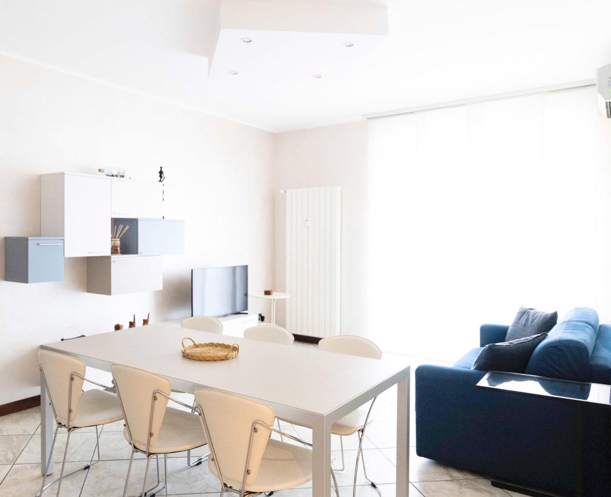 Blue Lake Arona - Cozy Apartment In City Center Exterior foto
