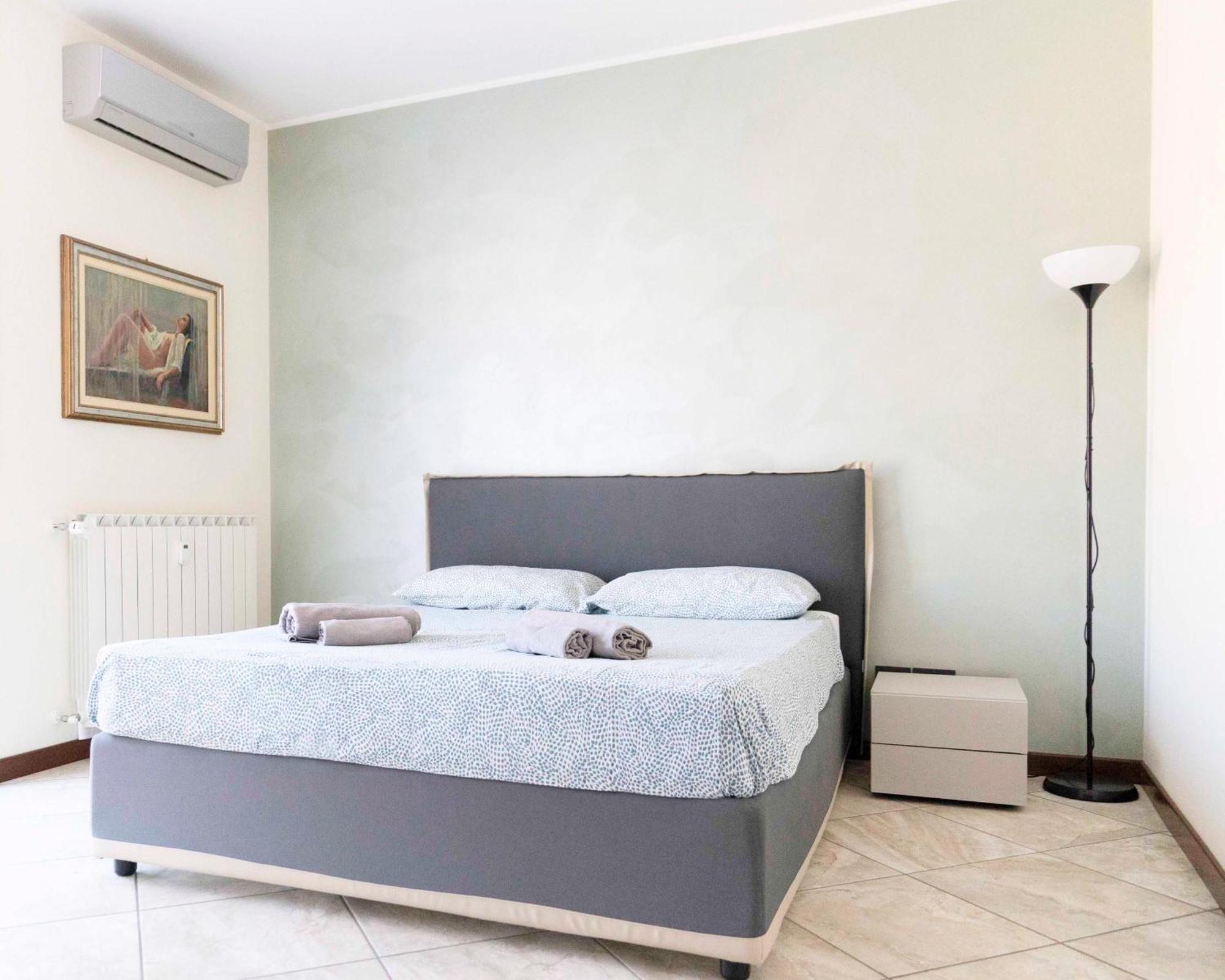Blue Lake Arona - Cozy Apartment In City Center Exterior foto